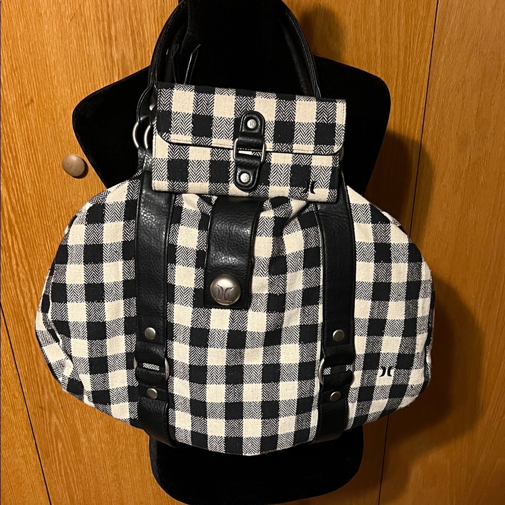 Hurley plaid purse and wallet set. Cream and black with silver thread.